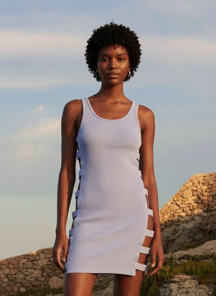 VESTIDO CORTO ACANALADO LILA CON ABERTURAS LATERALES